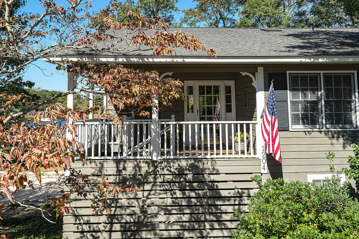 1204 W Yacht Drive, Oak Island, NC 28465