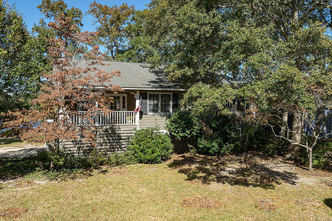 1204 W Yacht Drive, Oak Island, NC 28465