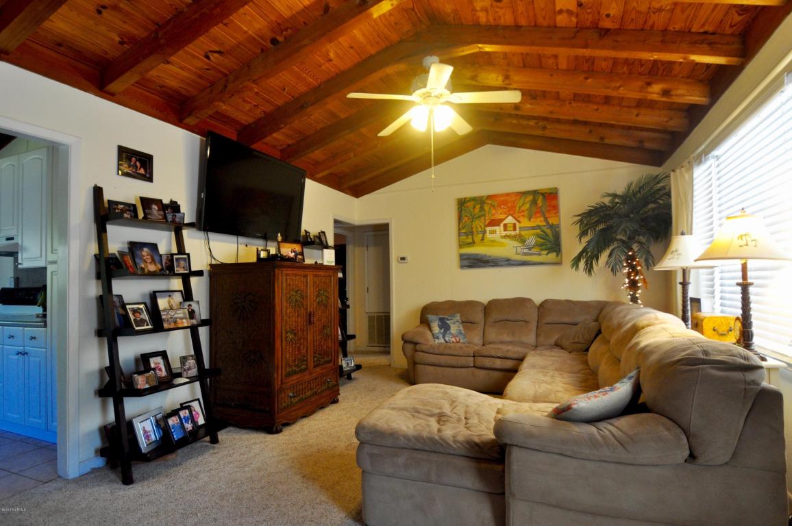 309 NE 56th Street, Oak Island, United States 28465