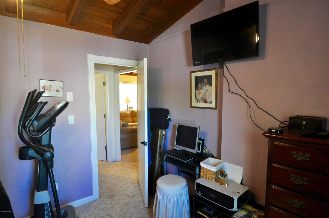 309 NE 56th Street, Oak Island, United States 28465