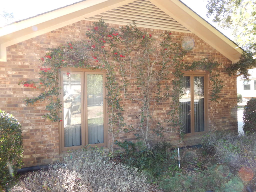 1635 Lake Forest Drive SW, Ocean Isle Beach, NC 28469