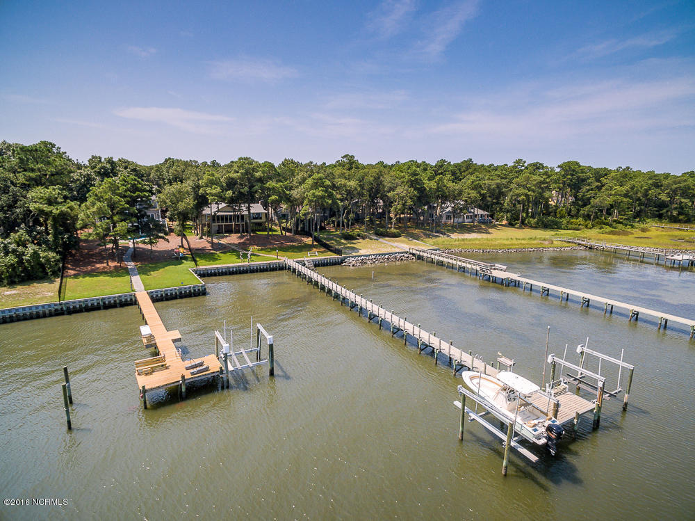240 Oakleaf Drive, Pine Knoll Shores, NC 28512