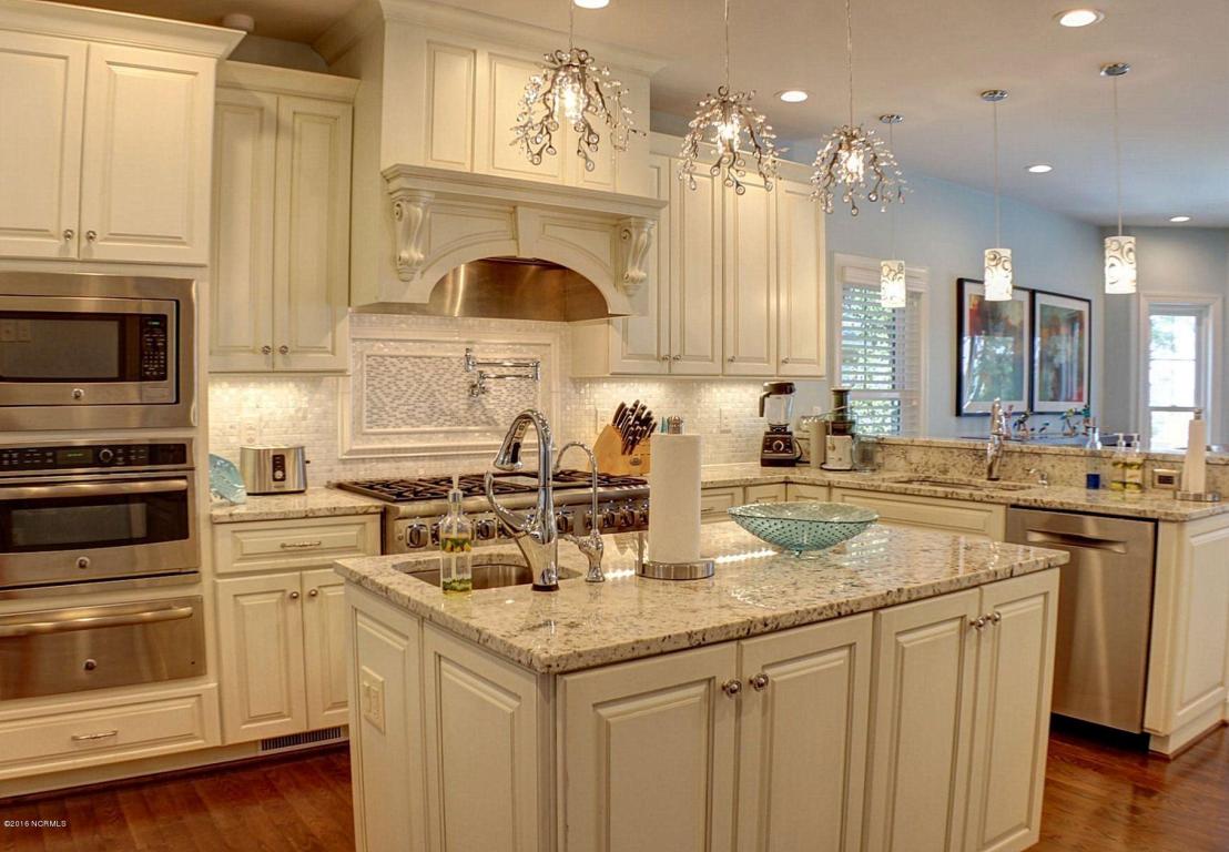 240 Oakleaf Drive, Pine Knoll Shores, NC 28512