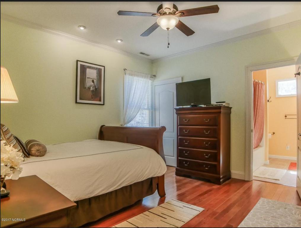 103 Aspen Court, Pine Knoll Shores, NC 28512