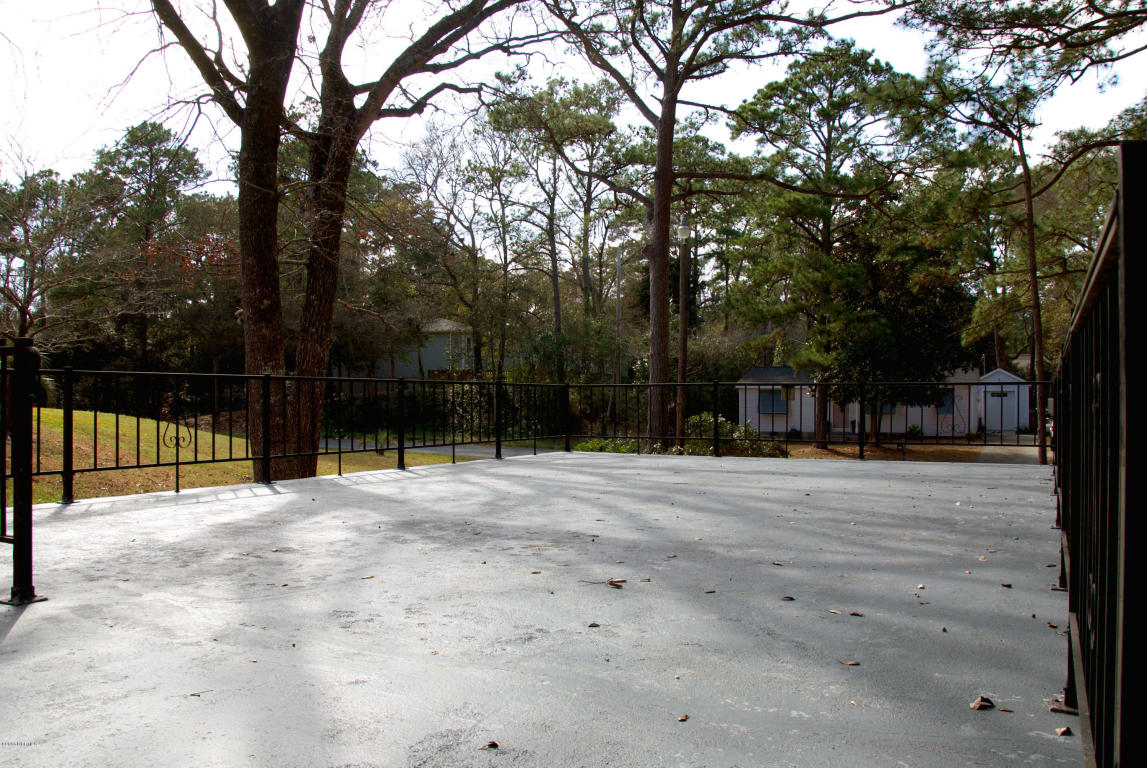 128 Yaupon Road, Pine Knoll Shores, NC 28512