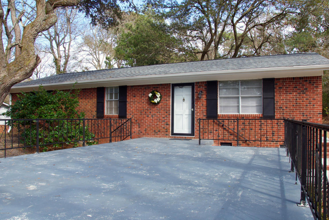 128 Yaupon Road, Pine Knoll Shores, NC 28512