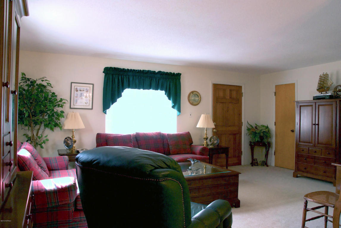 128 Yaupon Road, Pine Knoll Shores, NC 28512