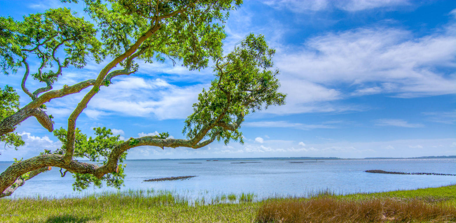 199 Shore Drive, Beaufort, NC 28516