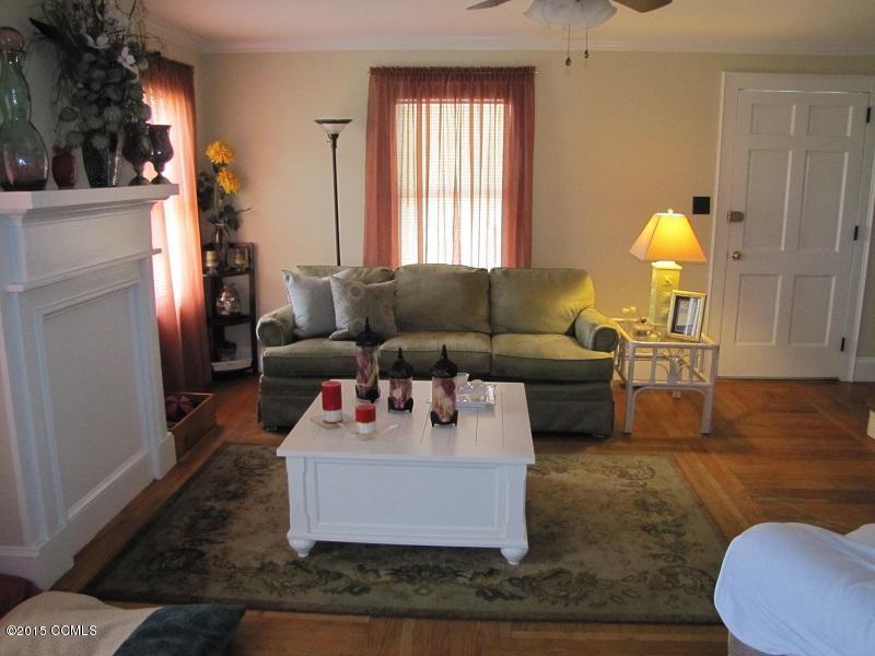 207 Moore Street, Beaufort, NC 28516