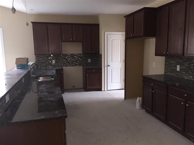 102 RIDGEPATH LANE, Hubert, United States 28539
