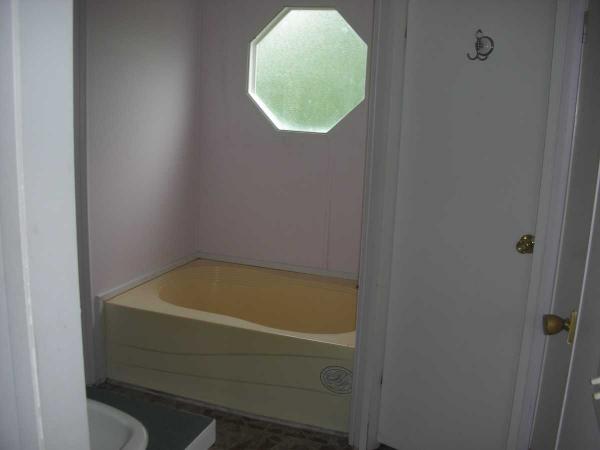 Sherwood Mobile Home Park 678 reindeer CircleMidway Park, NC 28544
