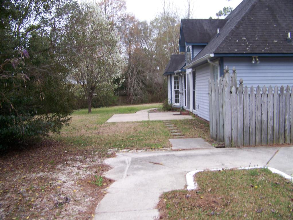 809 Broadmoor Court, Morehead City, NC 28557