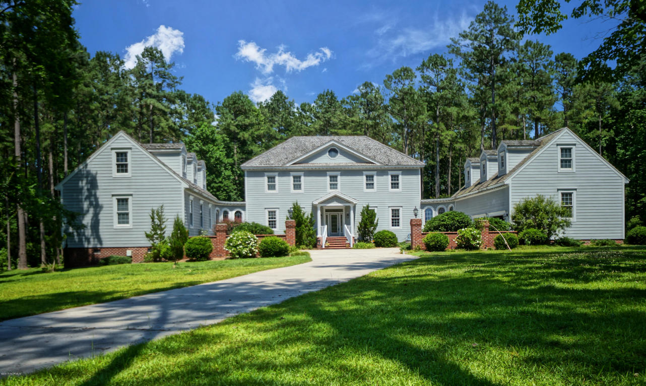 11 Bullens Creek Drive, New Bern, NC 28562