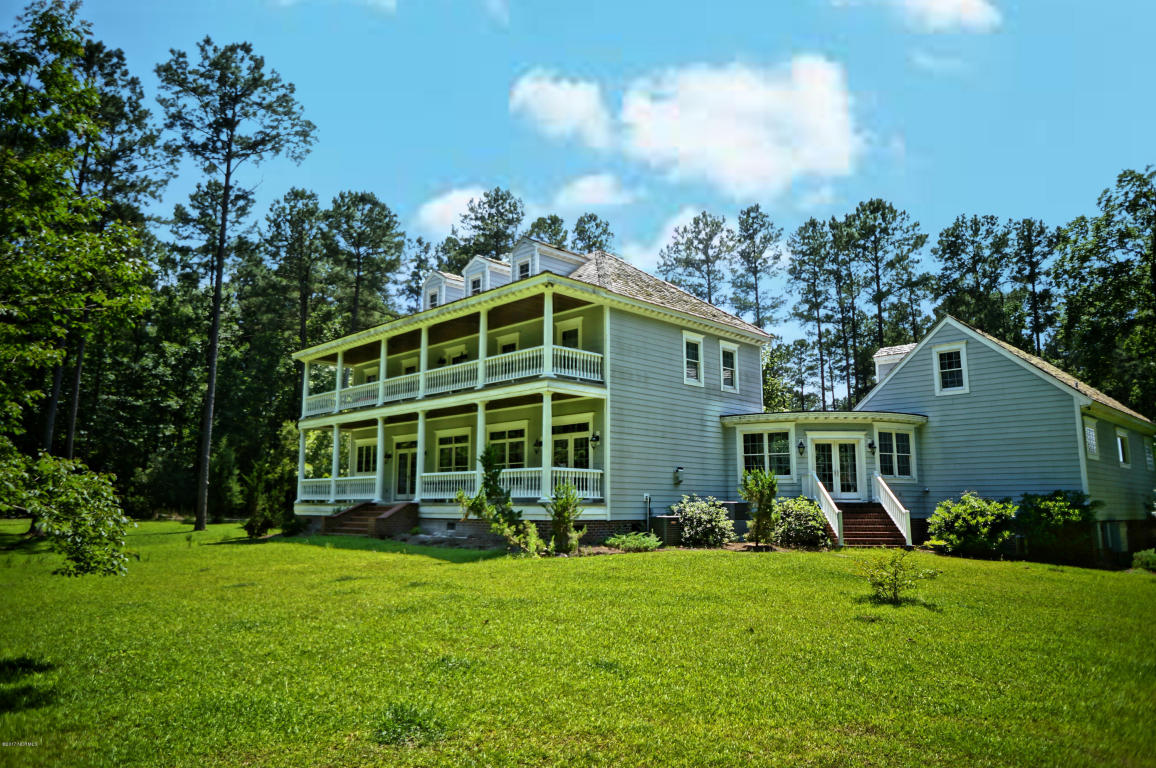 11 Bullens Creek Drive, New Bern, NC 28562