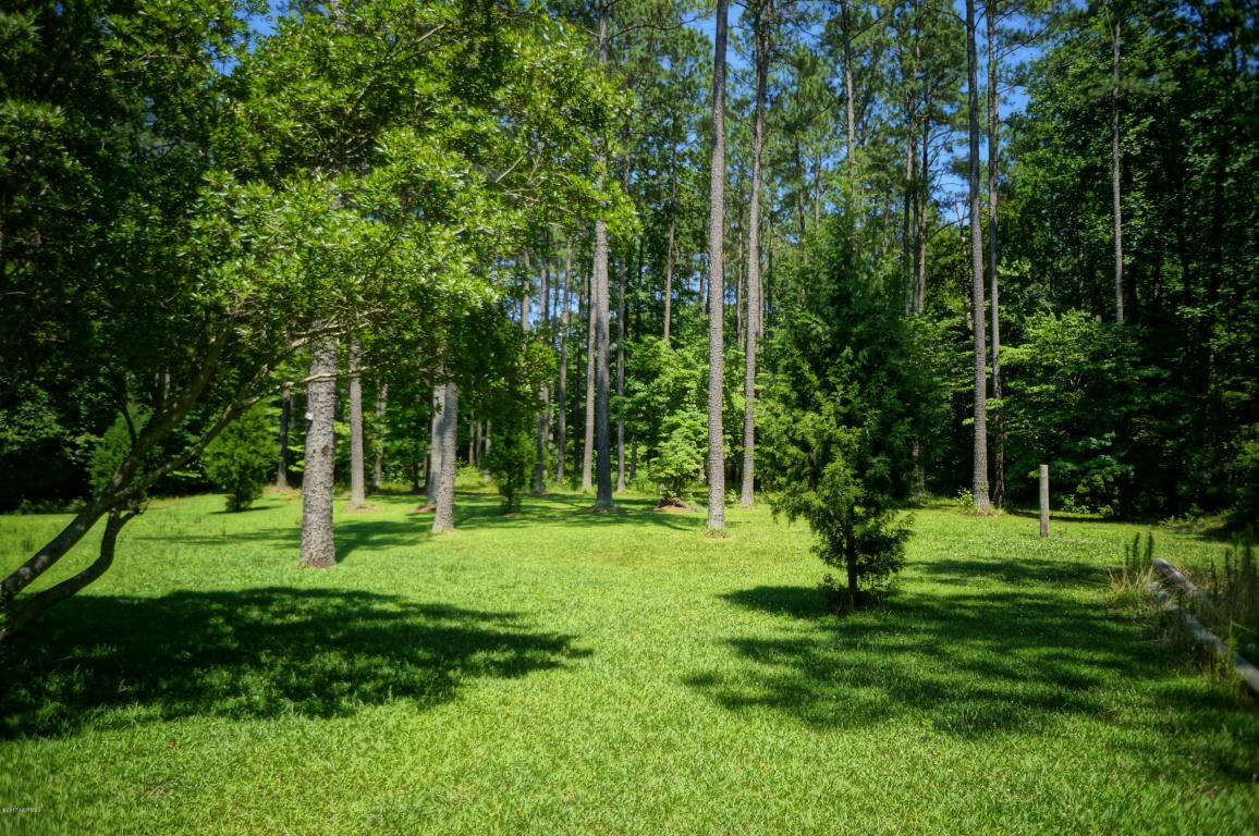 11 Bullens Creek Drive, New Bern, NC 28562