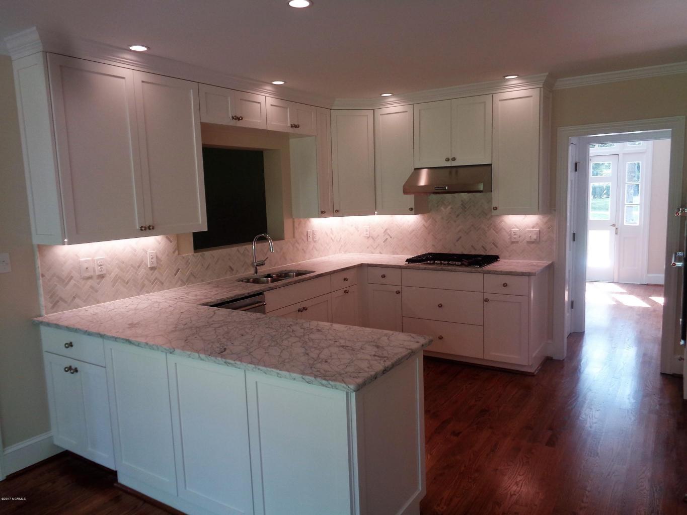 211 Fairway Drive, Trent Woods, NC 28562