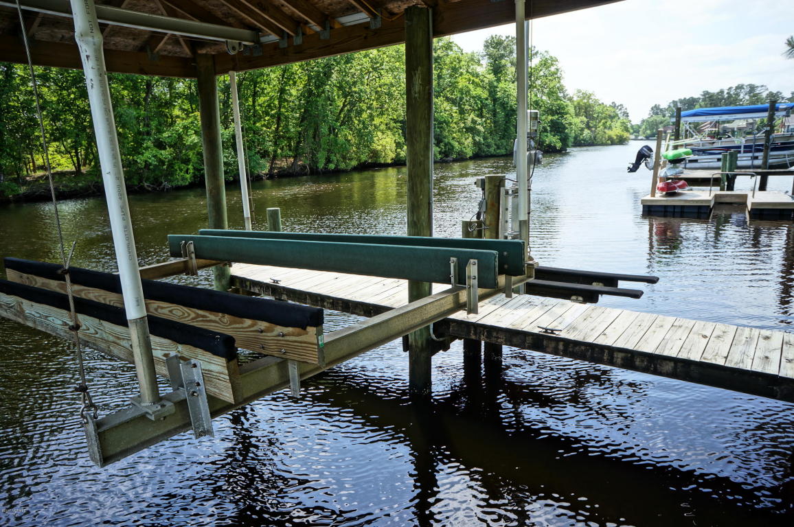 2406 Harbor Island Road, New Bern, NC 28562