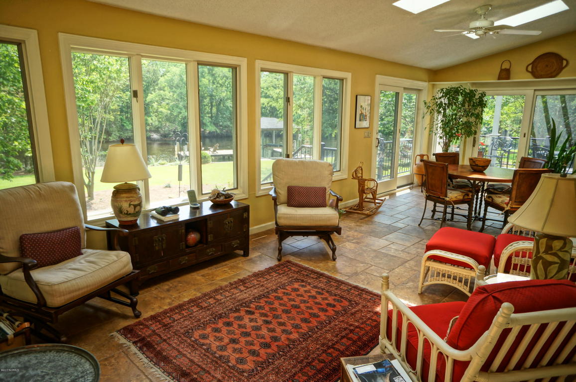 2406 Harbor Island Road, New Bern, NC 28562