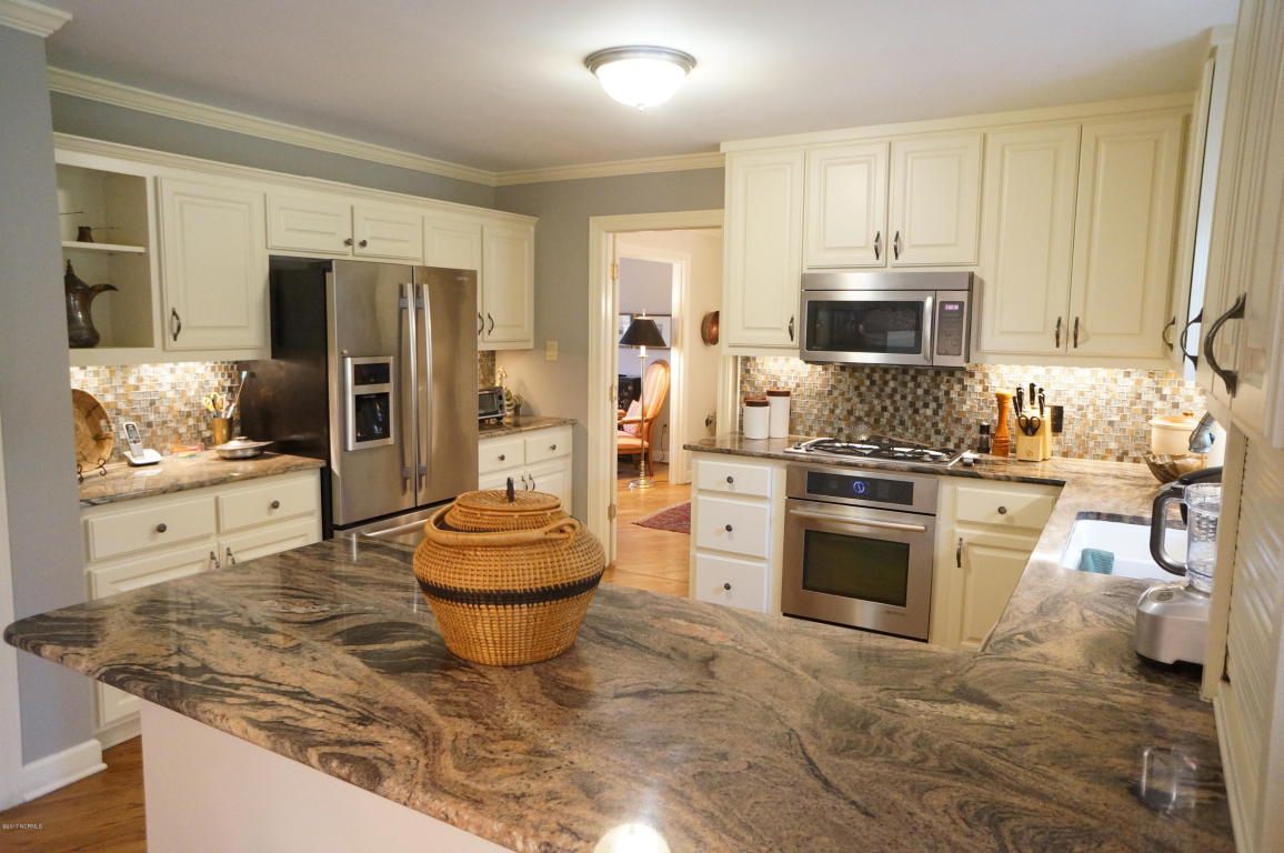 2406 Harbor Island Road, New Bern, NC 28562