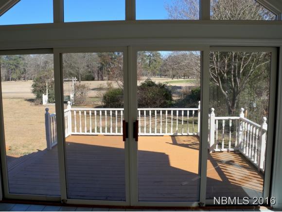 84 Shoreline Dr, New Bern, NC 28562
