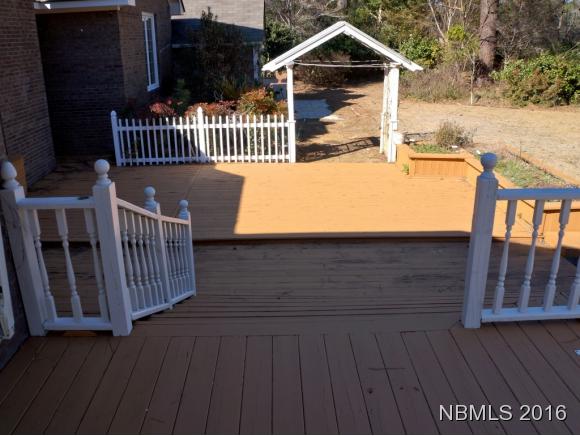 84 Shoreline Dr, New Bern, NC 28562