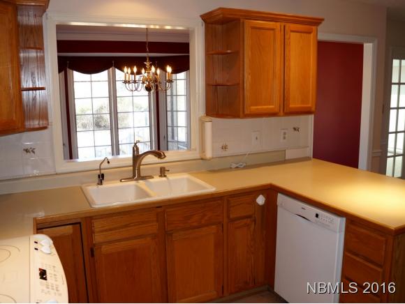 84 Shoreline Dr, New Bern, NC 28562