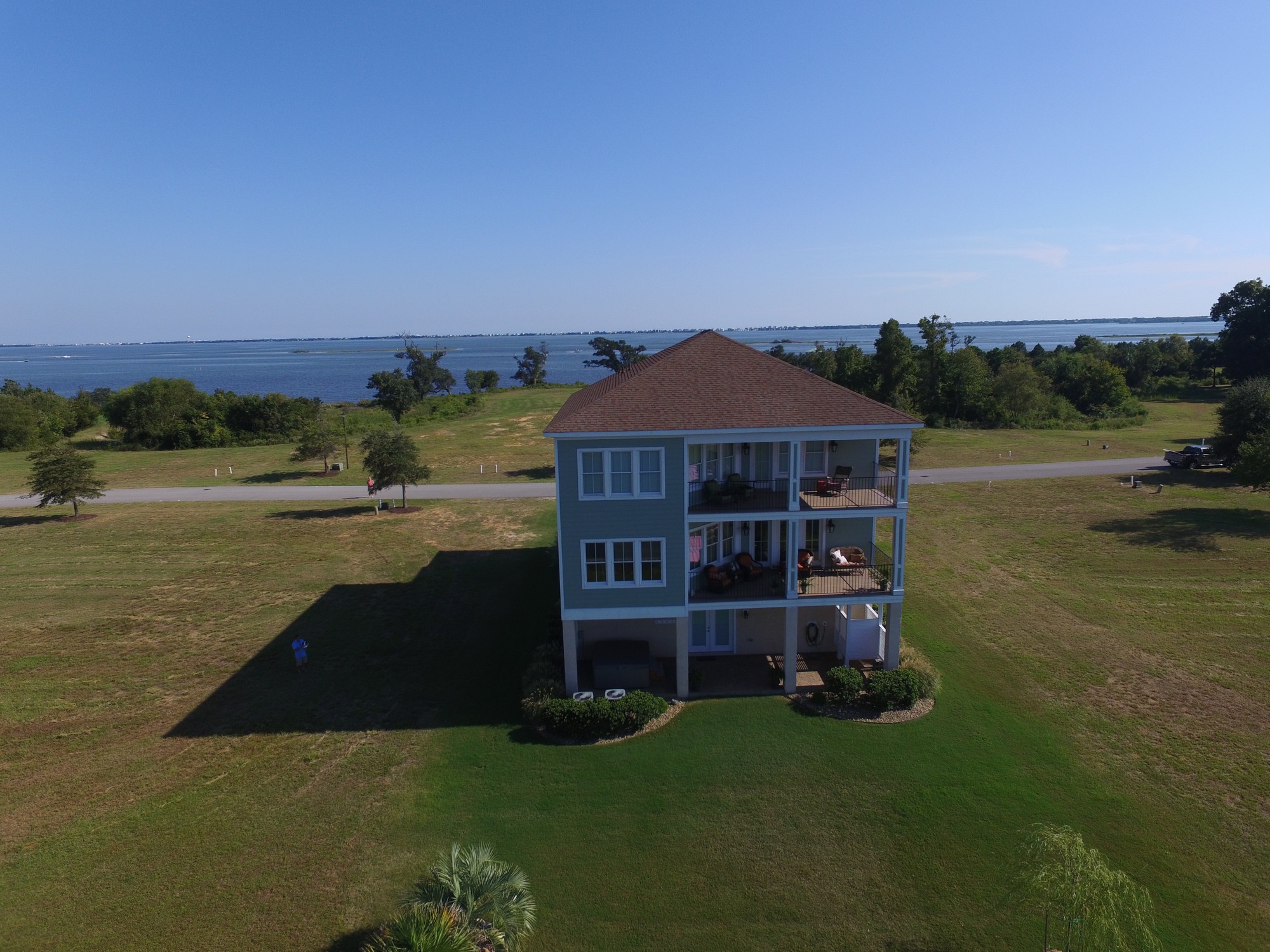 714 Cannonsgate Drive, Newport, NC 28570
