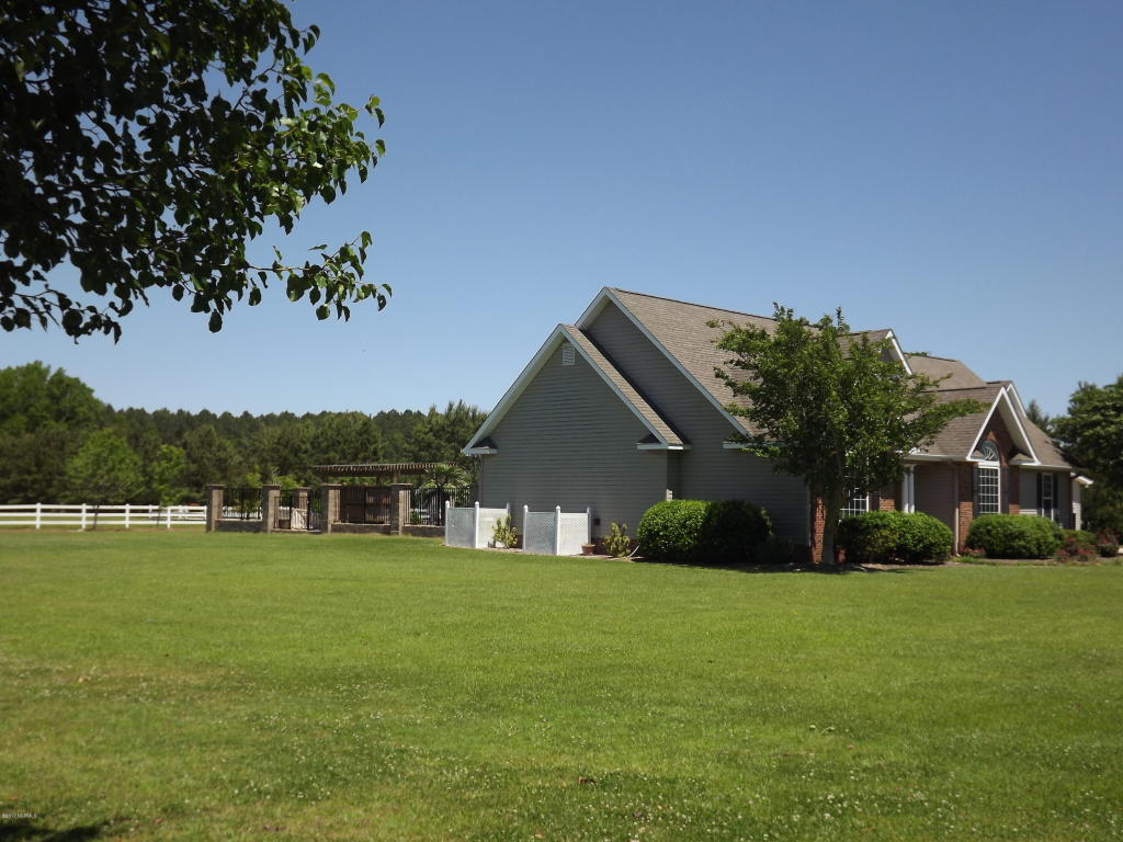 478 Newport Loop Road, Newport, NC 28570