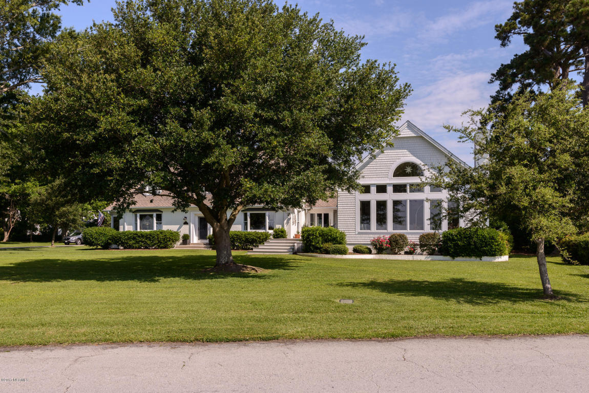 901 South Avenue, Oriental, NC 28571