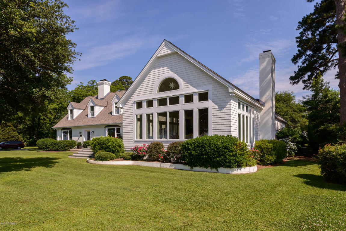 901 South Avenue, Oriental, NC 28571