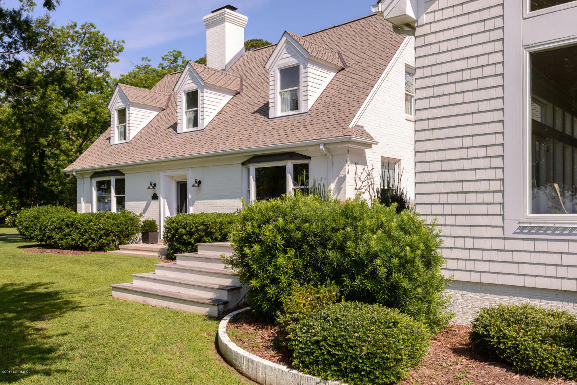 901 South Avenue, Oriental, NC 28571