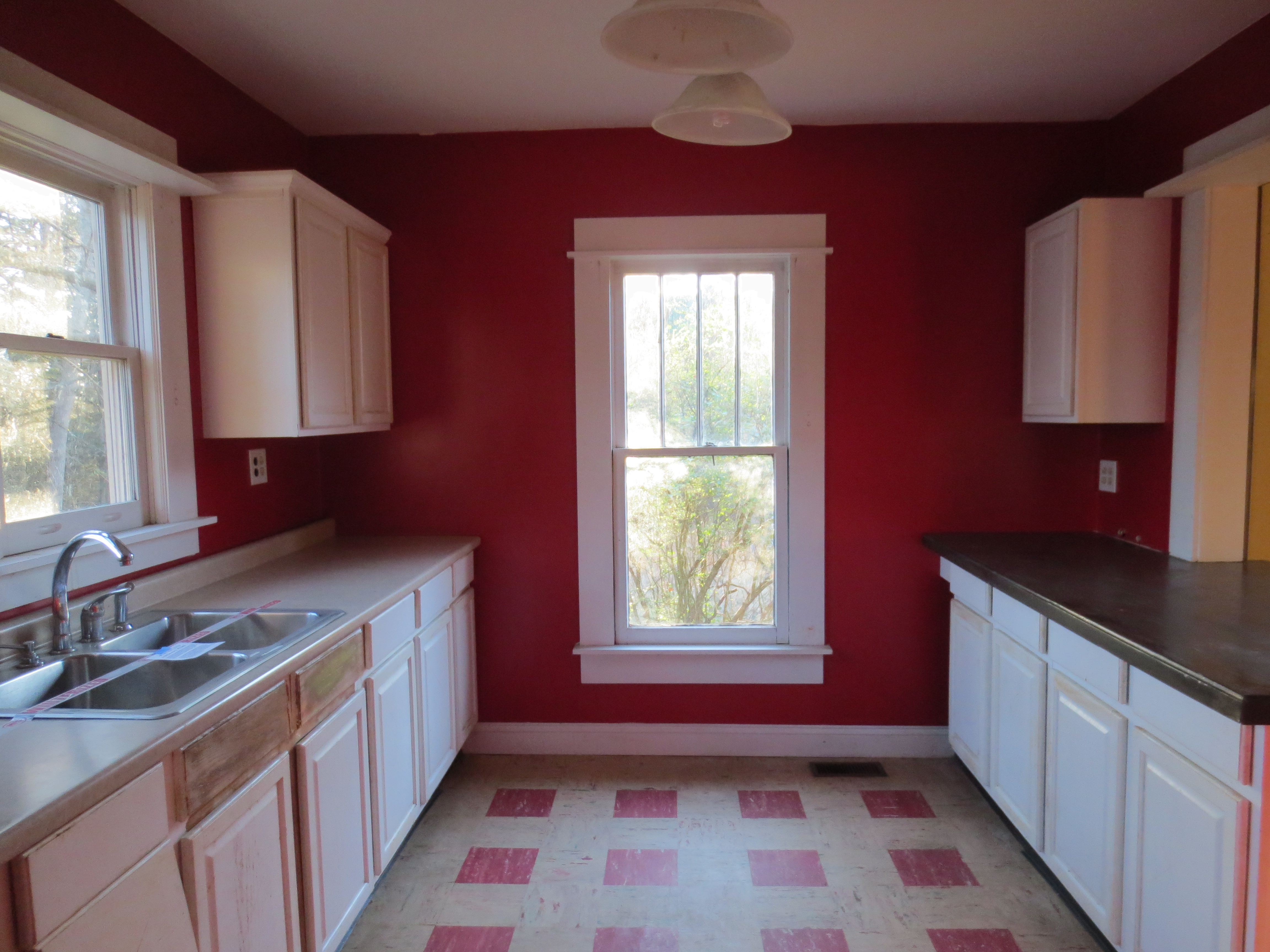 1323 3rd Ave NWHickory, NC, 28601Catawba County
