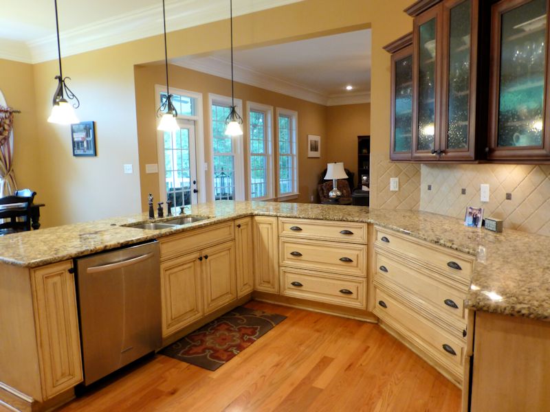 4431 1st St Dr NW, Hickory, NC 28601