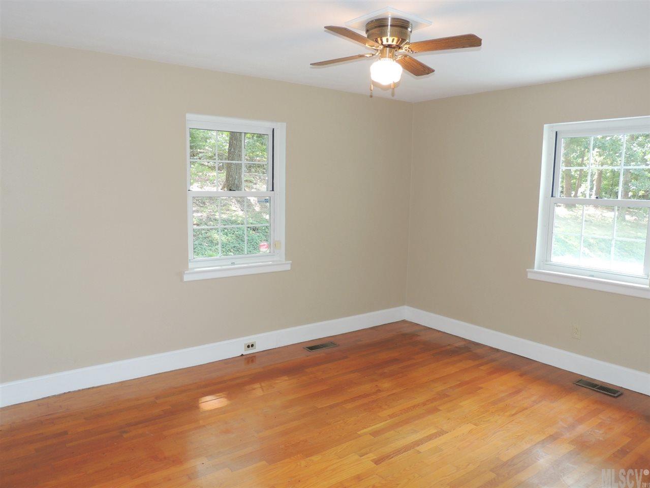 1280 10TH ST BLVD NW, Hickory, NC 28601