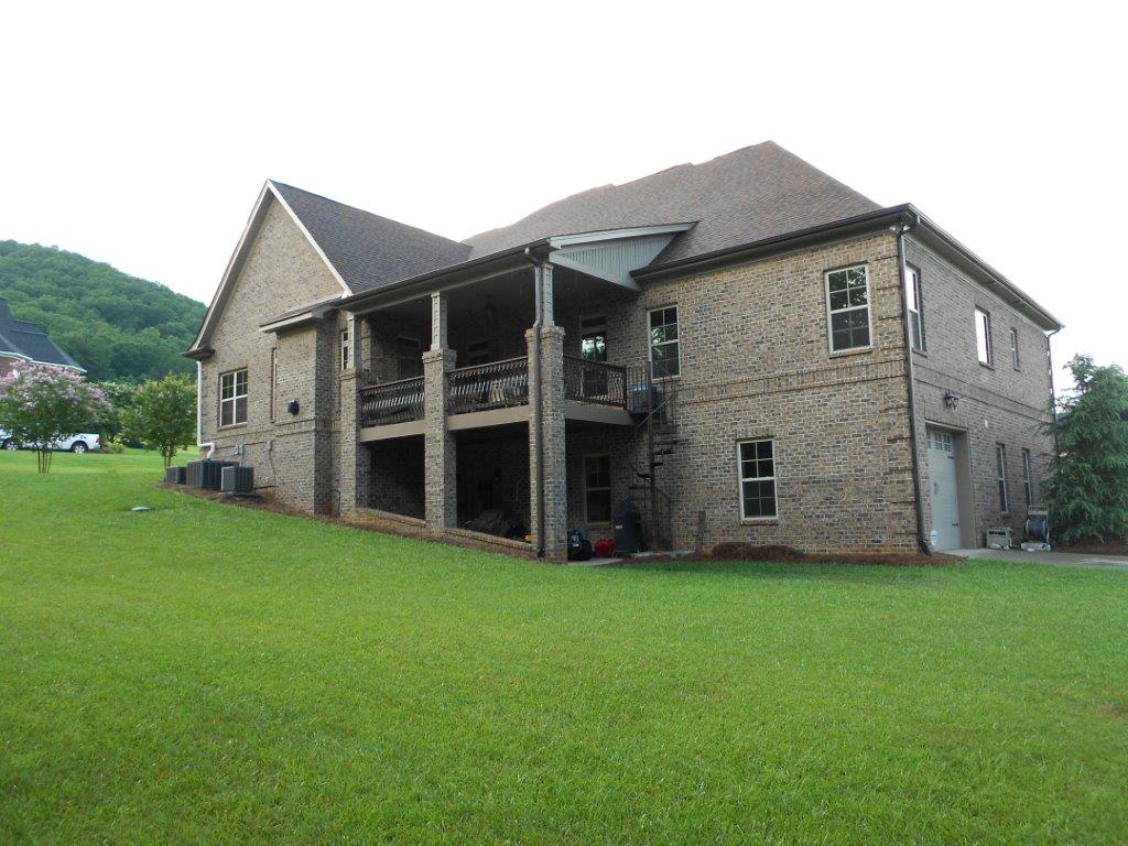 6302 Dwayne Starnes Dr, Hickory, NC 28602