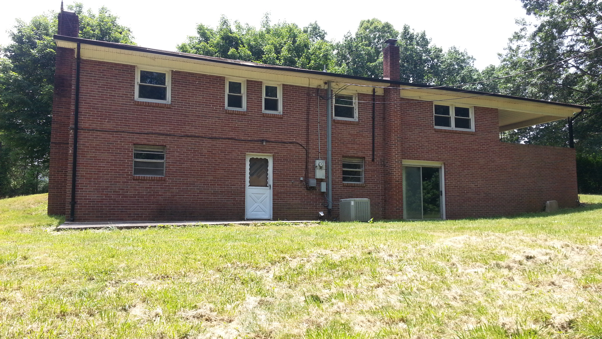 8021 Redwood AveHickory, NC, 28602Burke County