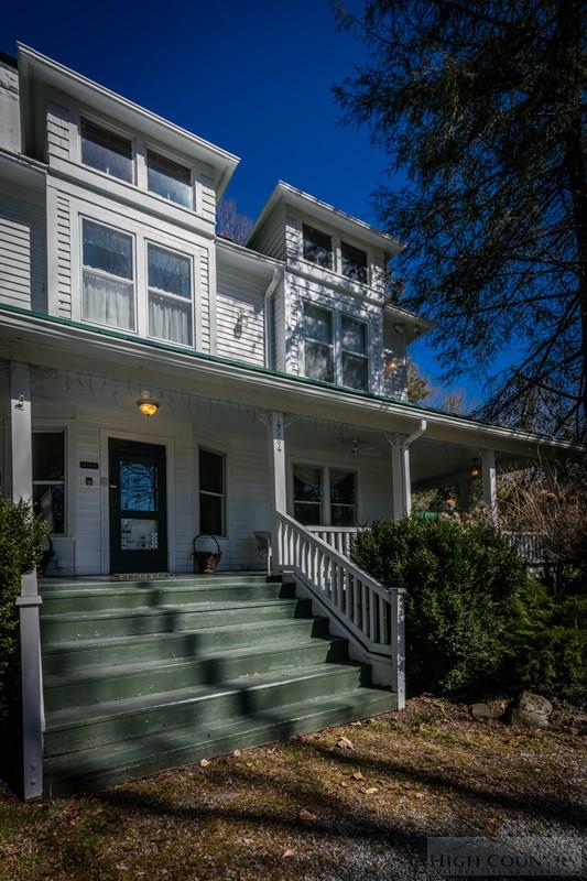 4584 NC Highway 194 South , Banner Elk, NC 28604