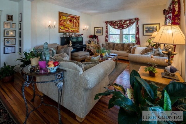 4584 NC Highway 194 South , Banner Elk, NC 28604