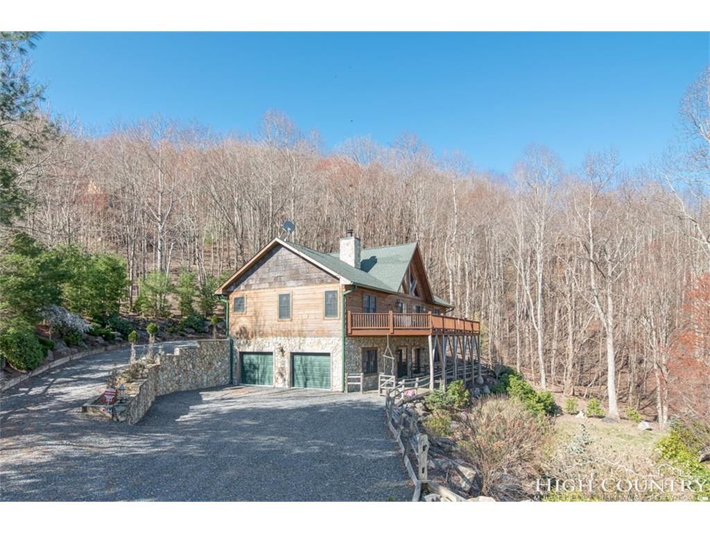 384 Nettles Ridge Rd, Banner Elk, NC 28604