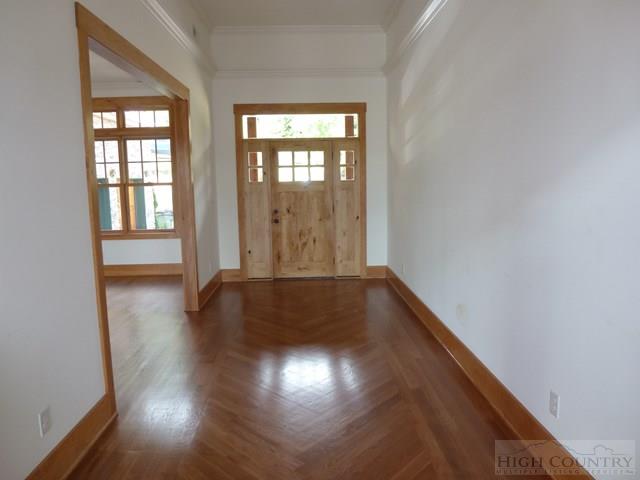 185 West Indrio Road, Blowing Rock, NC 28605