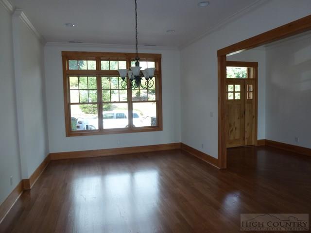 185 West Indrio Road, Blowing Rock, NC 28605