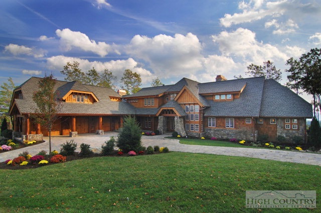 2069 Reynolds Parkway, Blowing Rock, NC 28605