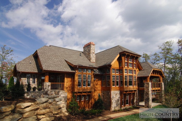 2069 Reynolds Parkway, Blowing Rock, NC 28605