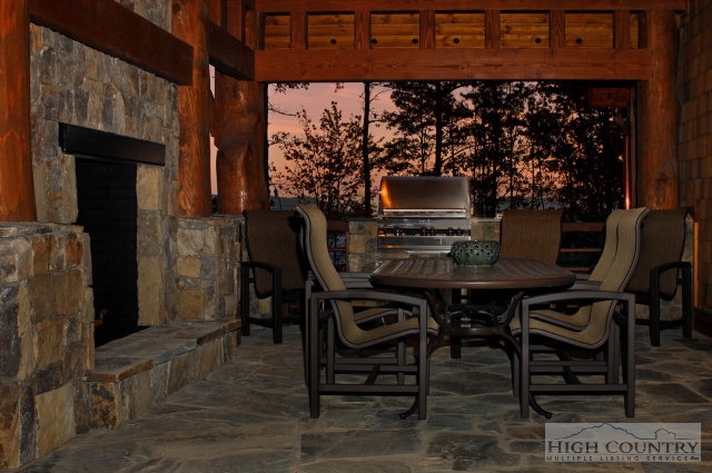 2069 Reynolds Parkway, Blowing Rock, NC 28605