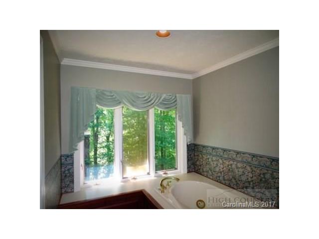 688 Windwood Lane, Boone, NC 28607