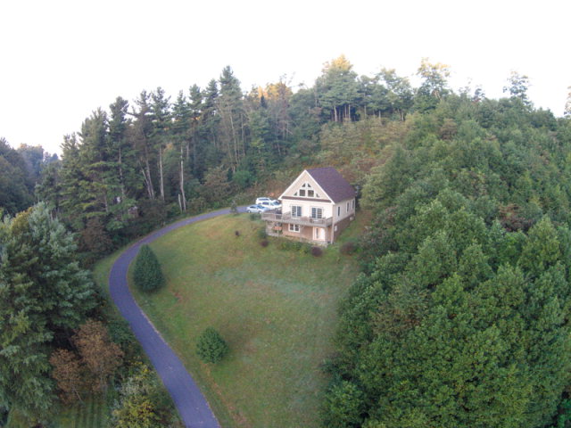 230 BRADY LN, Deep Gap, NC 28618