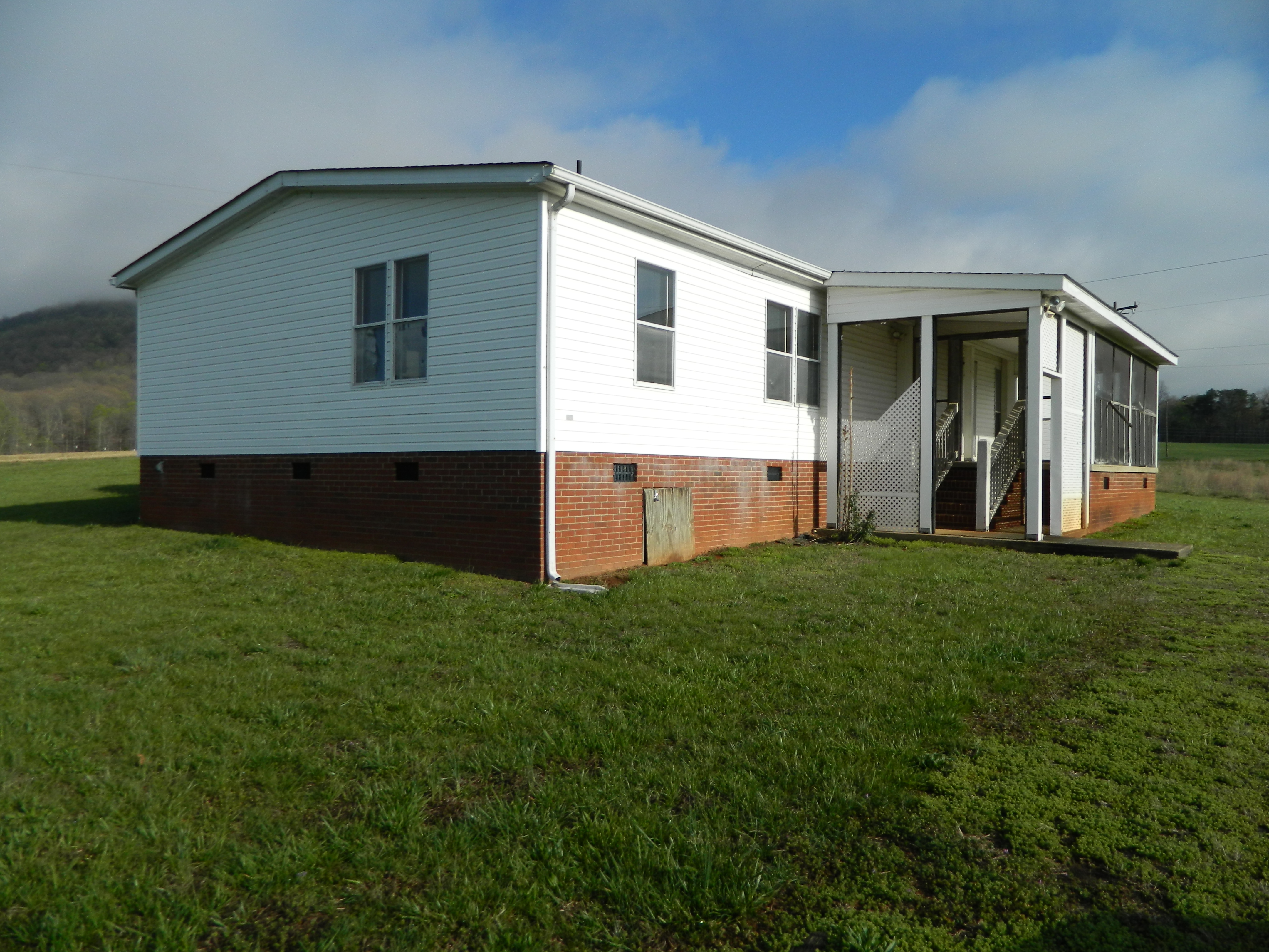 37 Ford LnHiddenite, NC, 28636Alexander County