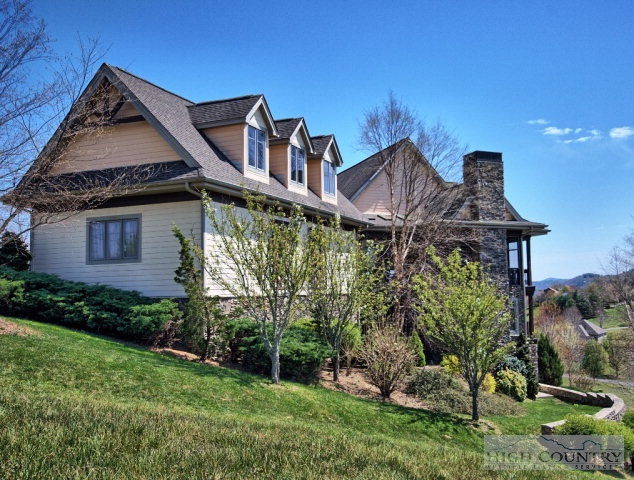 302 EAST LANDING RIDGE CIRCLE, Jefferson, NC 28640