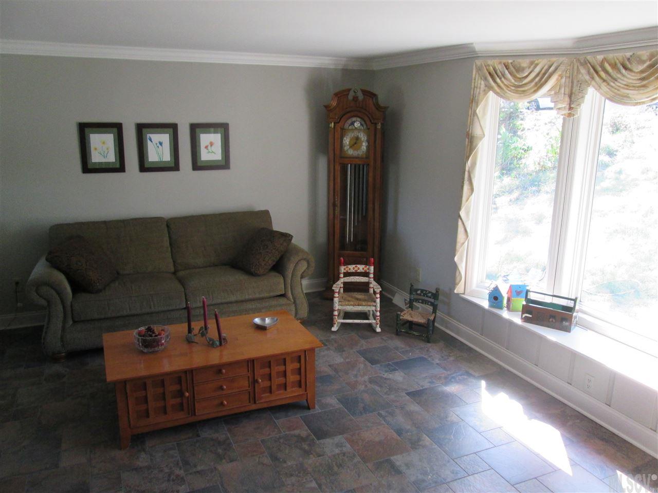 913 SOUTHVIEW PL, Lenoir, NC 28645