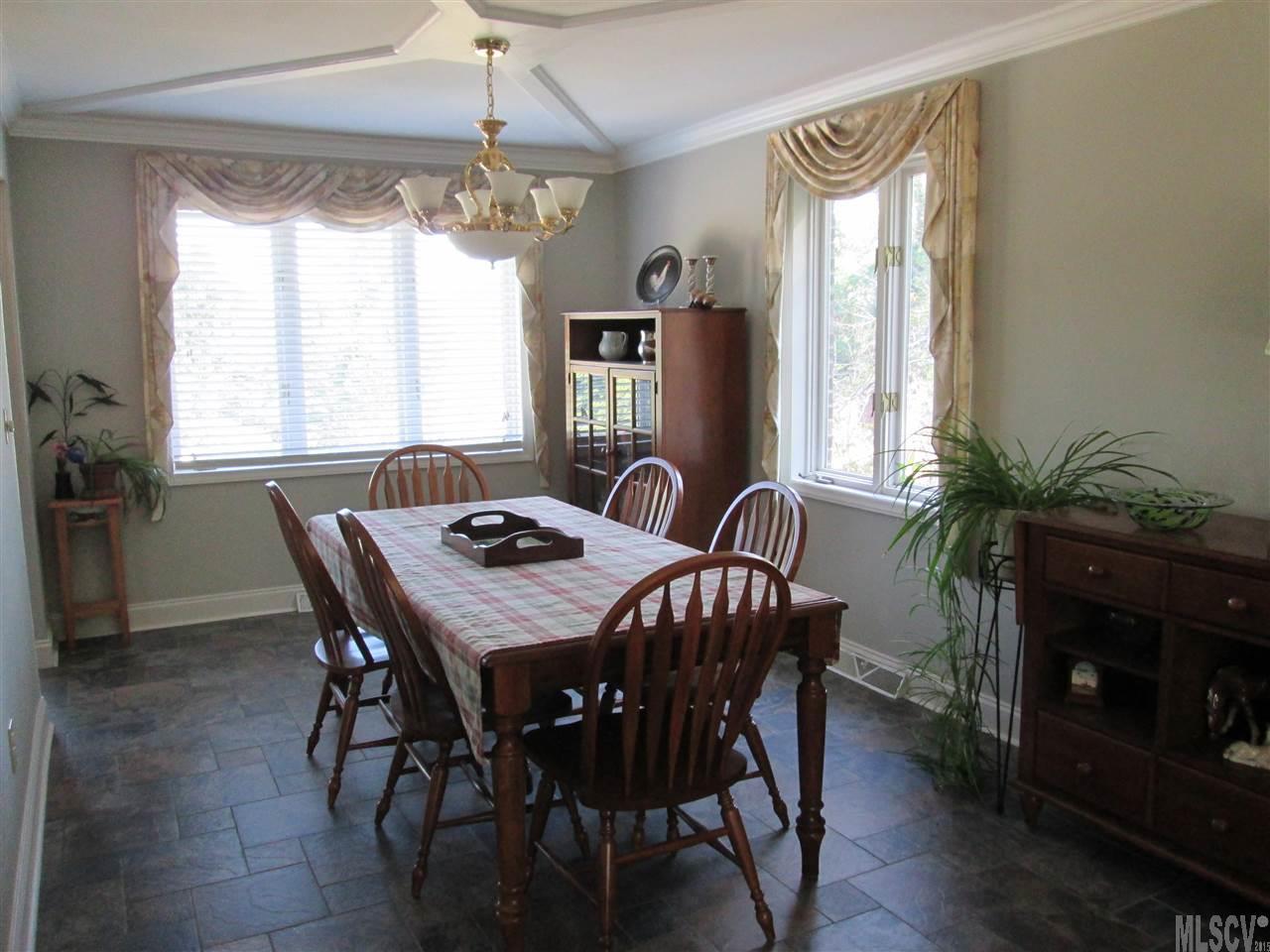 913 SOUTHVIEW PL, Lenoir, NC 28645